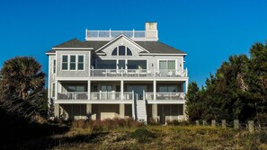 House, 6 Bedrooms | Exterior