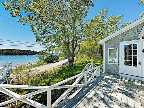 Serenity  A Deck w Great View,  14 mins to Quiet Side Acadia
