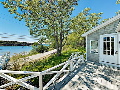 Oceanfront Maine Escape: Minutes to Acadia’s Quiet Schoodic Side