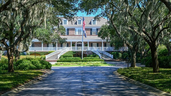 House, 5 Bedrooms | Exterior
