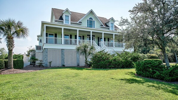 House, 5 Bedrooms | Exterior
