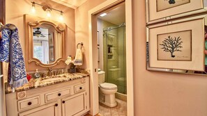 Villa, 5 habitaciones | Baño | Toallas