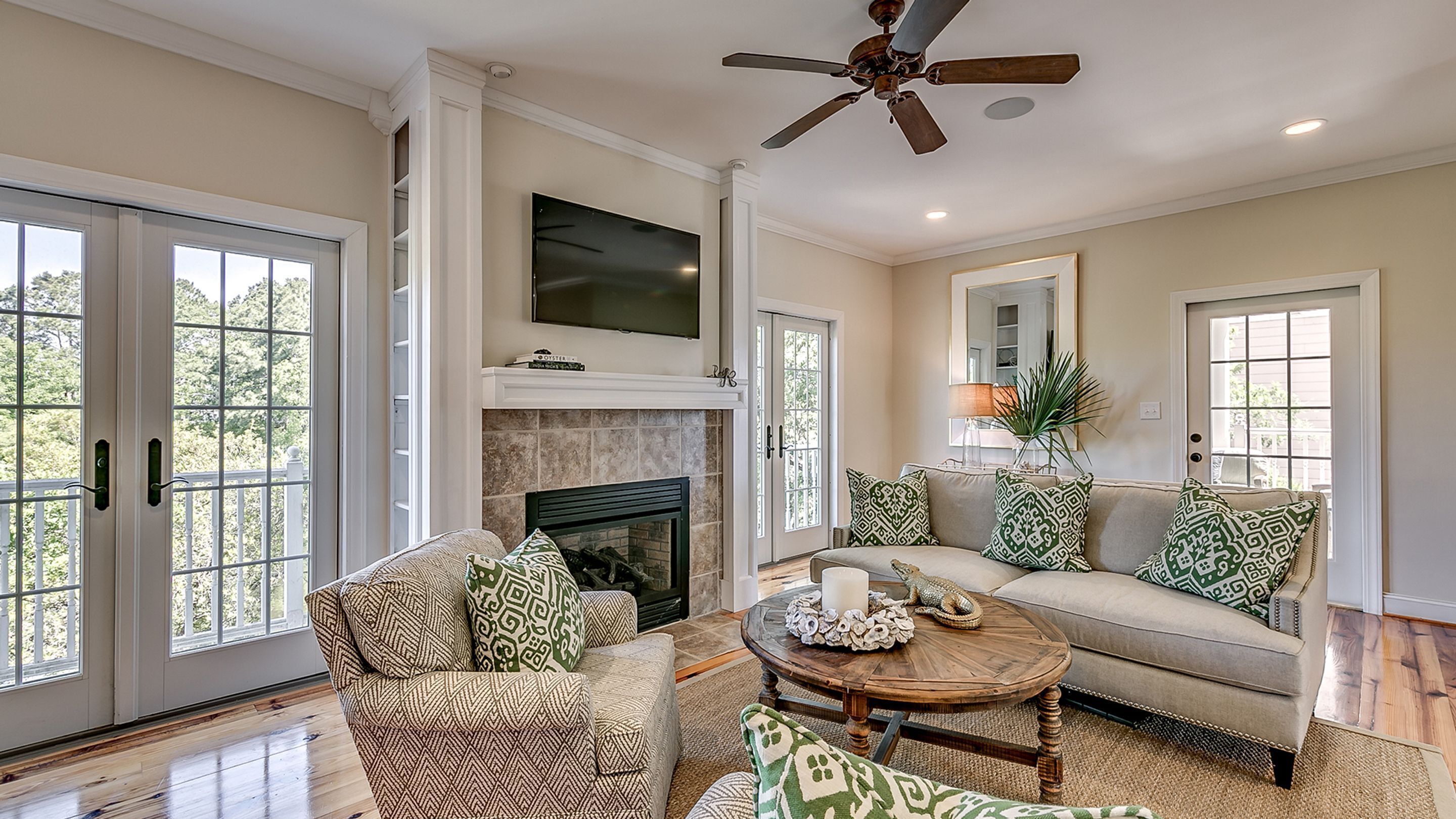 House, 6 Bedrooms | Ruang tamu