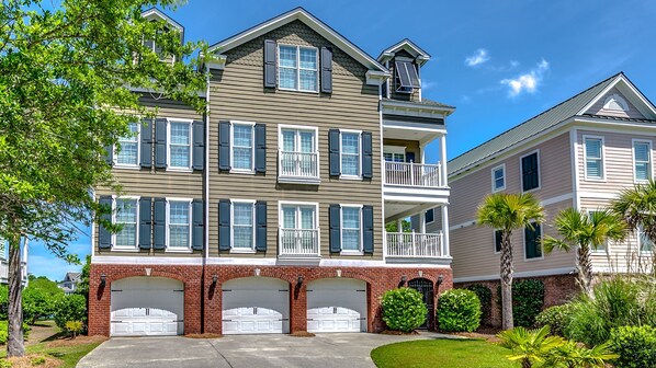 Maison, 6 chambres | Extérieur
