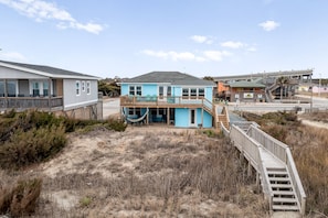 Exterior - Holden Beach's Best Oceanfront Rental, Knot Holden Back - Holden's Best Best Rental (Holden Beach)