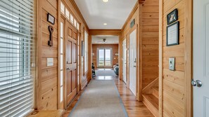 House, 6 Bedrooms | Interior