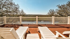 House, 5 Bedrooms | Balcony