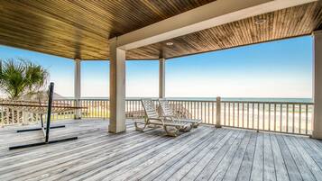 Nhà, 6 phòng ngủ | Ban công