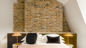 Unclassified image, 4 of 30, button - 74-78 Marylebone Lane (London)