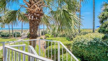 Villa, 3 Bedrooms | Property grounds