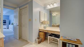 Villa, 3 Bedrooms | Individually decorated, individually furnished