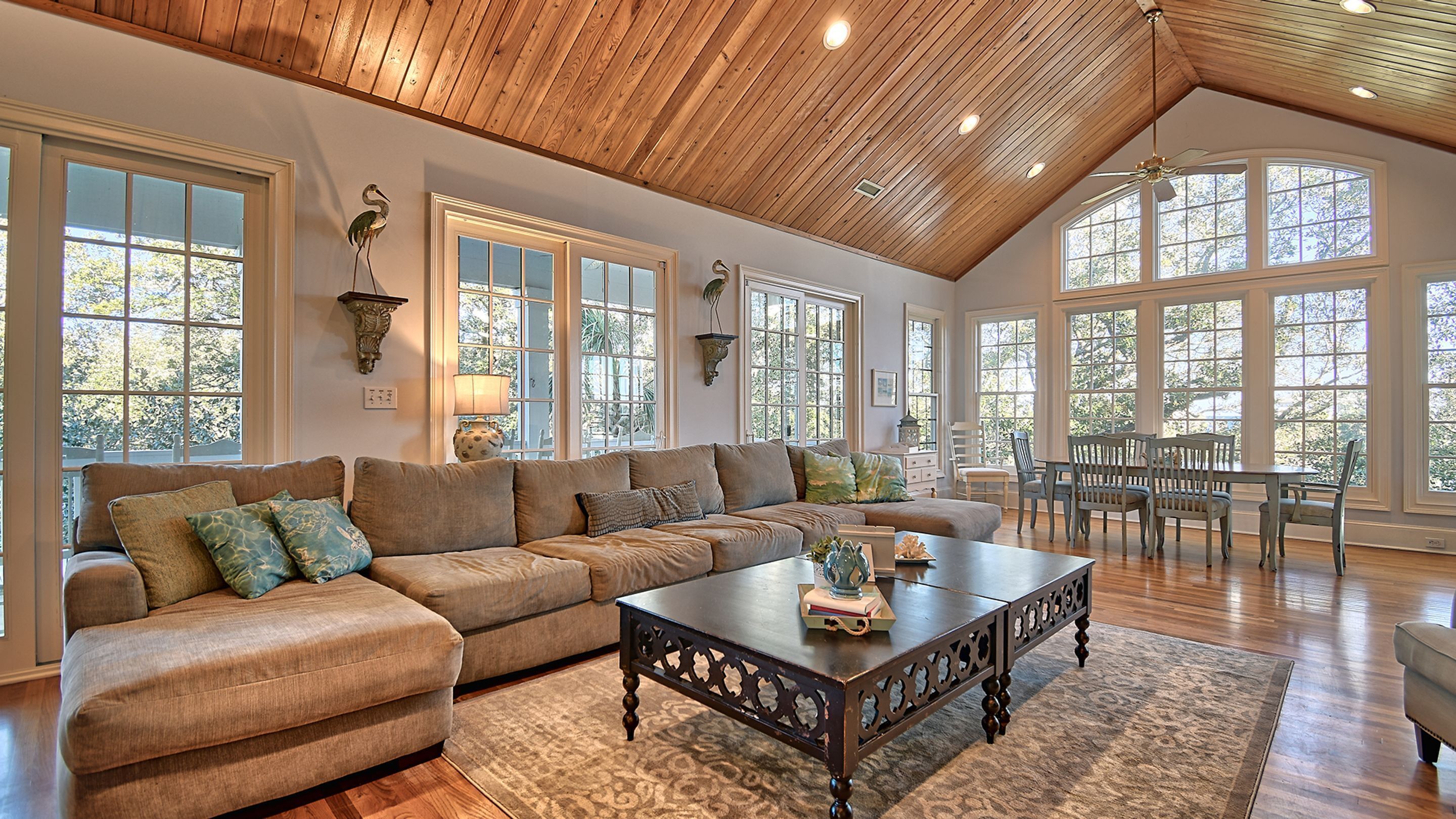 House, Berbilang Katil | Ruang tamu