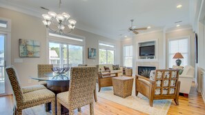 House, 5 Bedrooms | Dining