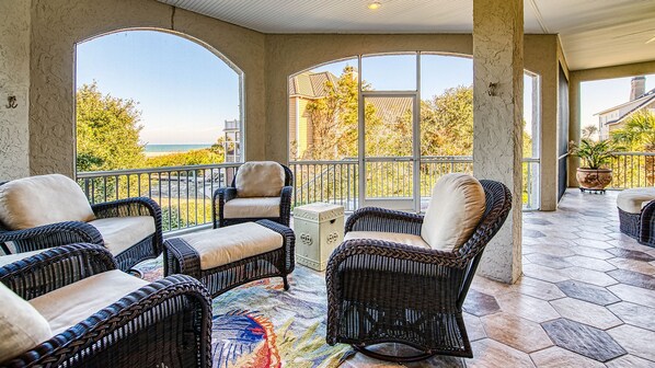 Casa, 6 habitaciones | Balcón