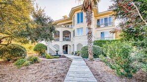Maison, 6 chambres | Extérieur