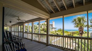 House, 6 Bedrooms | Balcony