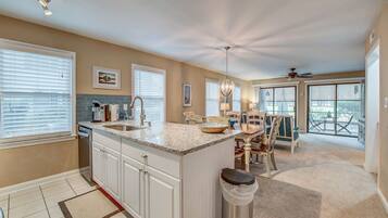 Condo, 2 Bedrooms | Private kitchen