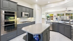 Unclassified image, 4 of 38, button - This 3 bedroom 3.5 bathroom pool home in Lake La Quinta (La Quinta)