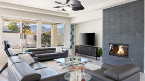 Unclassified image, 5 of 38, button - This 3 bedroom 3.5 bathroom pool home in Lake La Quinta (La Quinta)
