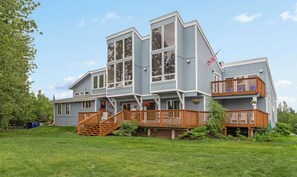 Exterior - Family Time and a Fire Pit 3 Bdr 2.5 Bth (Anchorage)