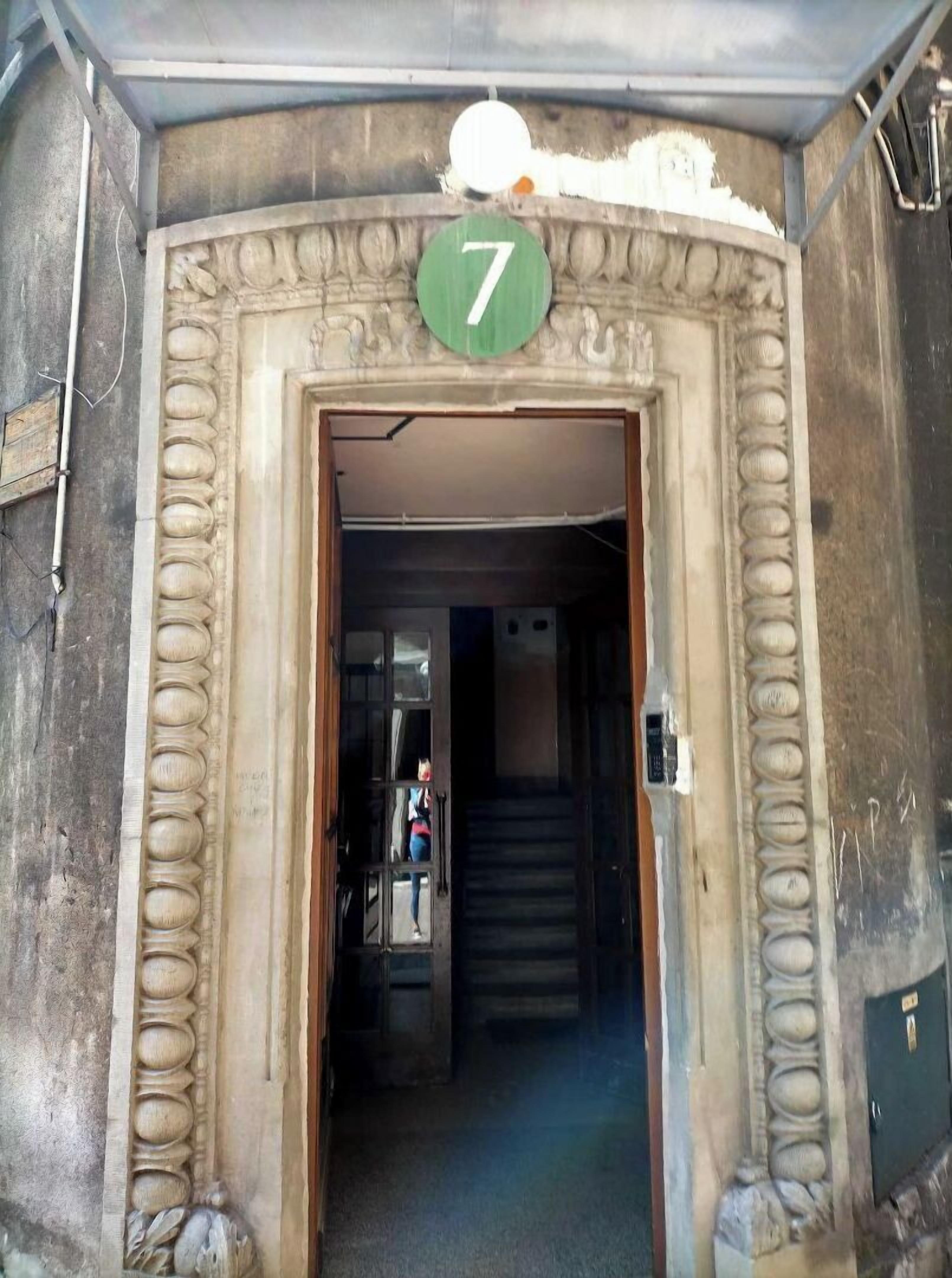 تفاصيل الفندق من الخارج