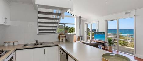 冰箱、微波炉、烤箱、炉灶