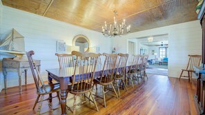 House, Multiple Beds | Dining - Sea Biscuit by Peace Vacations (Georgetown)