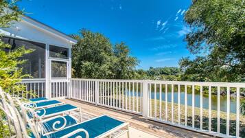 House, 5 Bedrooms | Balcony