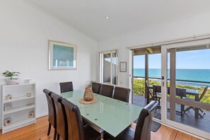Dining - 5 Whitecrest Resort - Pool & Amazing Ocean Views (Wongarra)