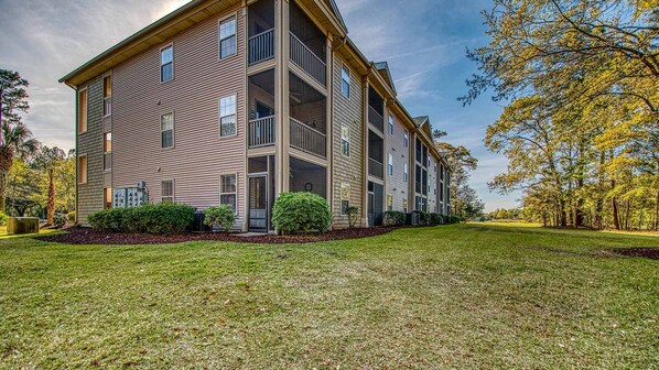 Condo, 2 Bedrooms | Exterior