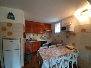 Fridge, microwave, oven, dishwasher - 3 ROOMS 55 M² T2 CM SOUTH FACING FOR 6 PEOPLE (Le Monêtier-les-Bains)