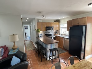 Fridge, microwave, stovetop, dishwasher