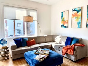 テレビ、卓球台