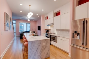 Fridge, microwave, oven, stovetop - 1118 **RENOVATING!! Pink Palace coming soon! (Nashville)