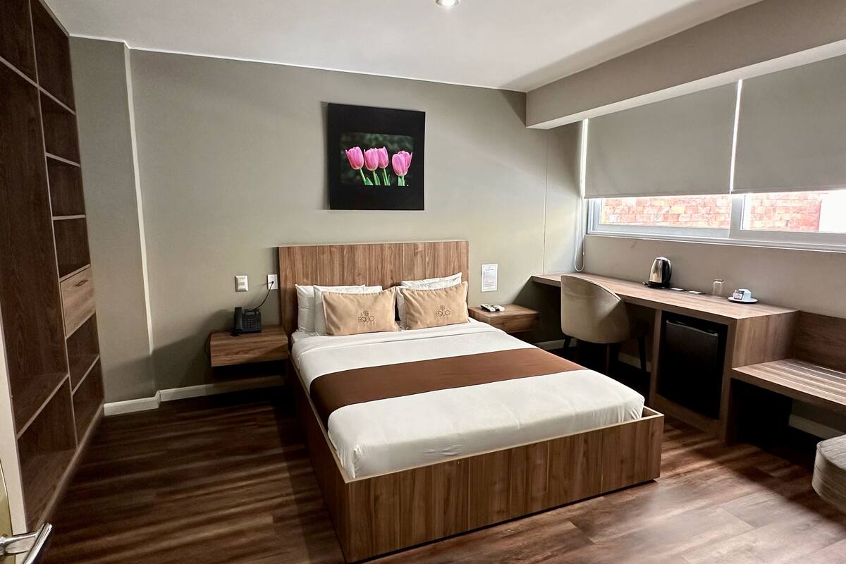 Phòng đôi Superior | Bộ đồ giường cao cấp, chăn bông, két bảo mật tại phòng, bàn 