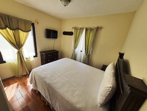 3 室のベッドルーム、アイロン / アイロン台、WiFi (無料)、ベッドシーツ