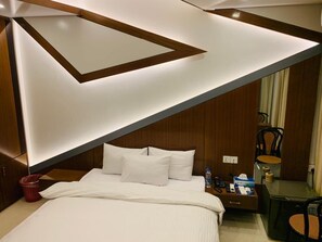 Coffre-fort, bureau, espace de travail pour ordinateurs portables