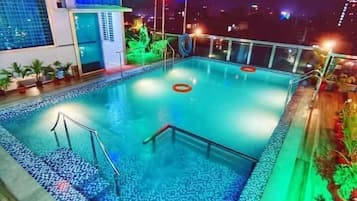 Outdoor pool, pool umbrellas