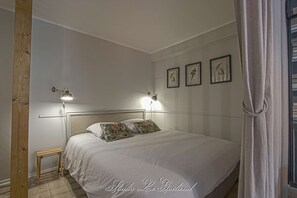 Bureau, Wi-Fi, literie fournie