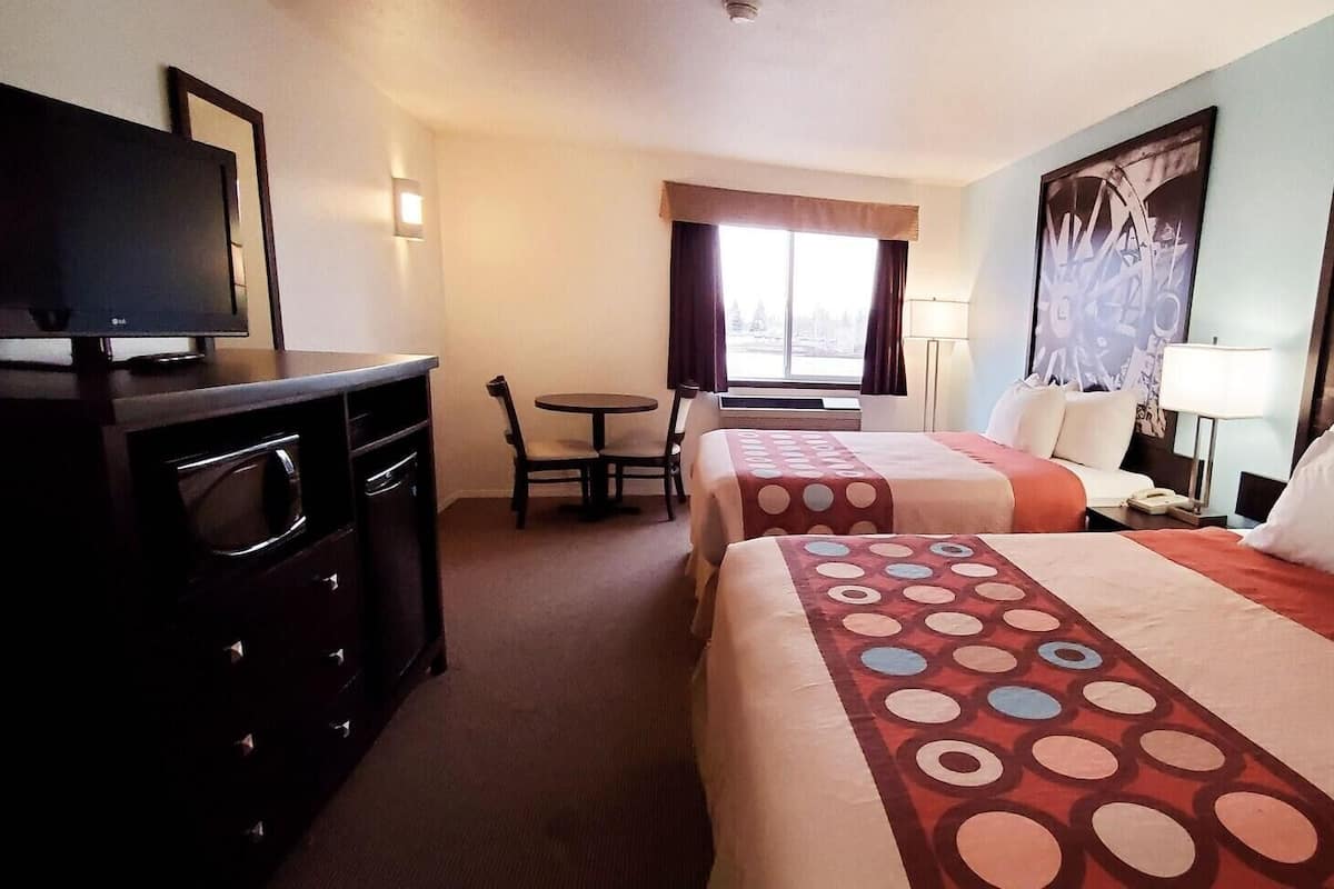 Wifi gratis, muebles diferentes y ropa de cama 
