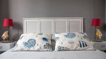 2 camere, una scrivania, Wi-Fi, lenzuola