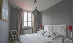 2 camere, una scrivania, Wi-Fi, lenzuola