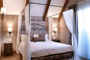 Minibar, desk, free WiFi, bed sheets - Buona Vitta Gramado Resort & Spa by Gramado Parks (Gramado)