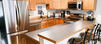 Big Sky Condo - Walk to Restaurants/Shops/Shuttle
