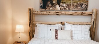 Big Sky Condo - Walk to Restaurants/Shops/Shuttle