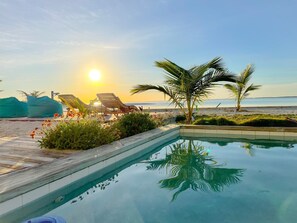 Outdoor pool - luxurious home with 360 degree ocean views (Treasure Cay)