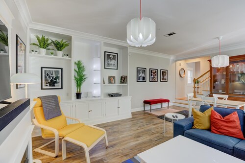 Spacious & Bright Cottage in Beautiful, Safe Midtown - 2 Miles from Beale Street