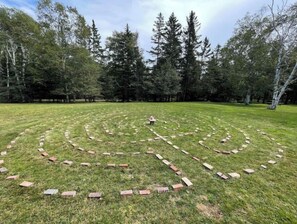 المنطقة المحيطة بالمنشأة