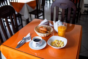 Free daily continental breakfast