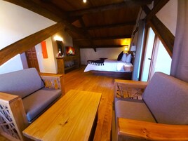 Master Suit, 1 King Bed | Zona de estar